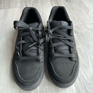 DC Shoes Black Size 4.5 Big Boy